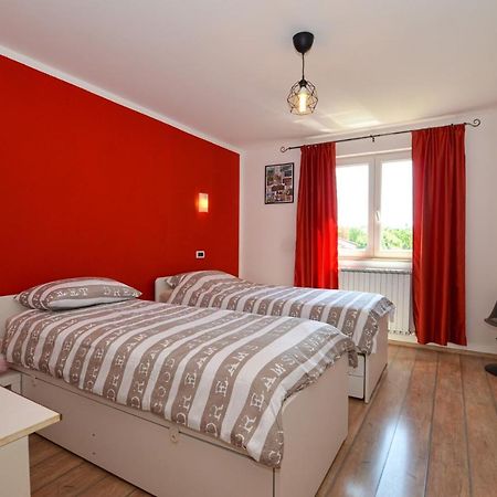 Noemi & Ana Apartment Ровінь Екстер'єр фото