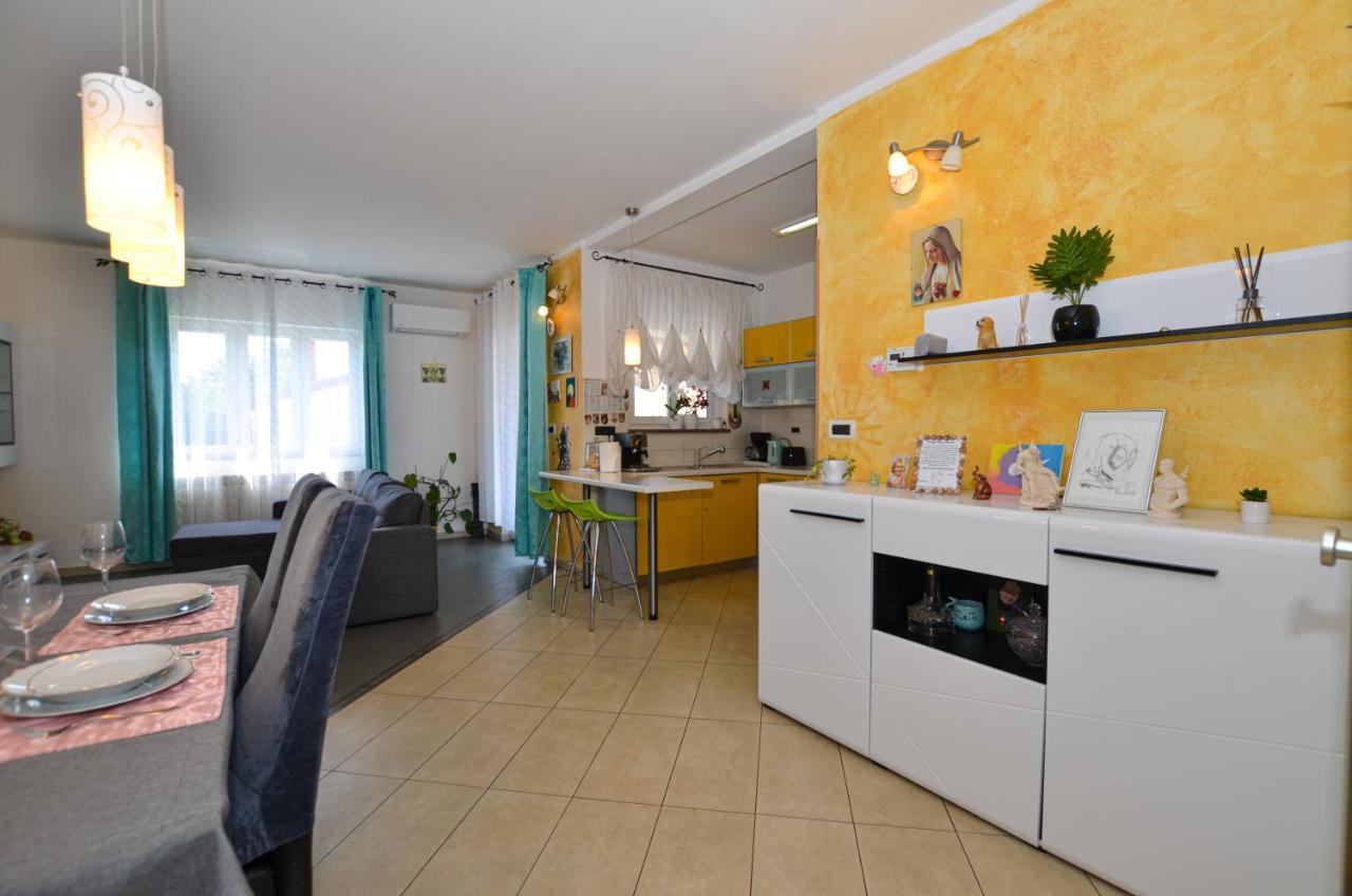 Noemi & Ana Apartment Ровінь Екстер'єр фото
