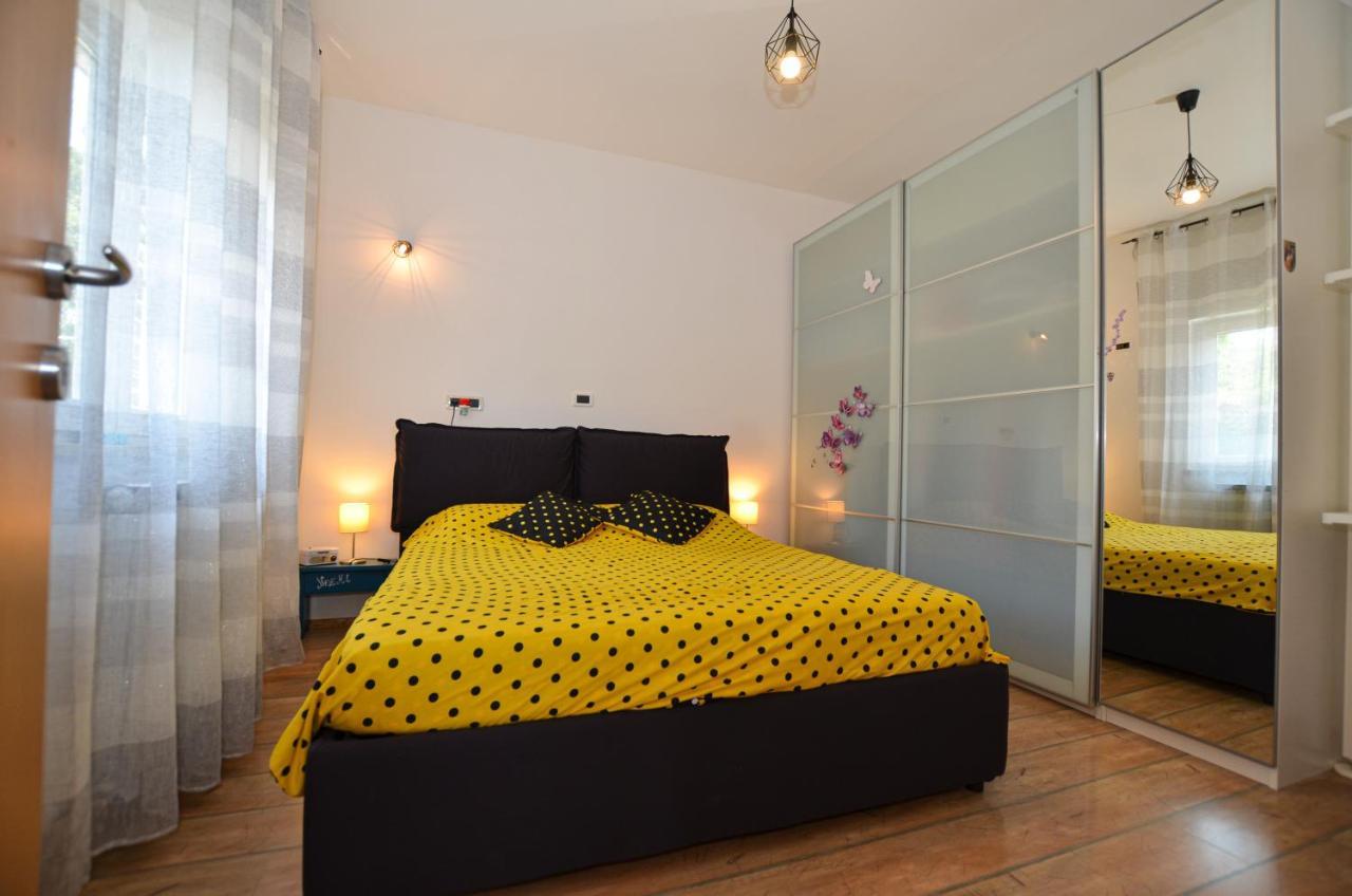 Noemi & Ana Apartment Ровінь Екстер'єр фото