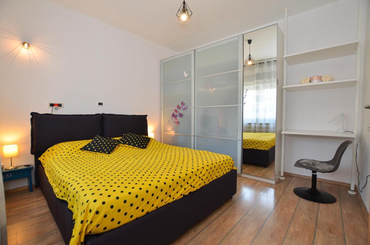 Noemi & Ana Apartment Ровінь Екстер'єр фото