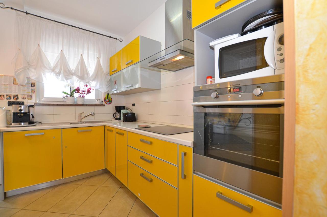 Noemi & Ana Apartment Ровінь Екстер'єр фото