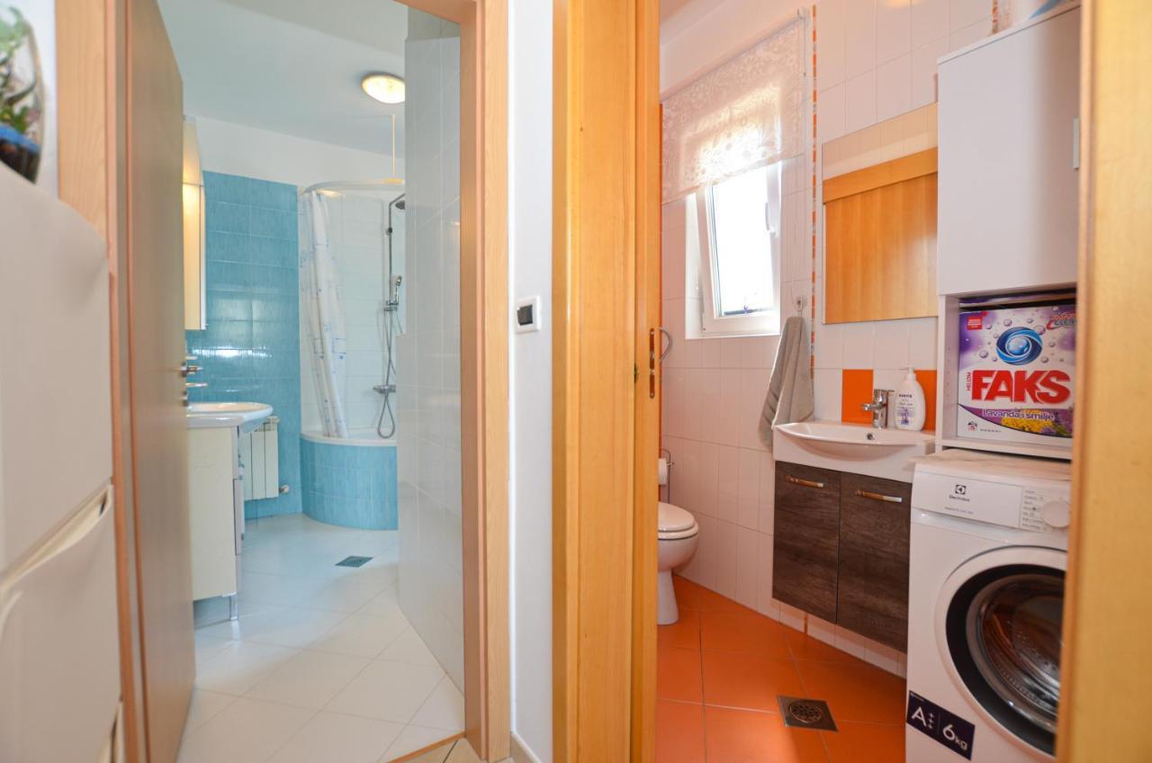 Noemi & Ana Apartment Ровінь Екстер'єр фото