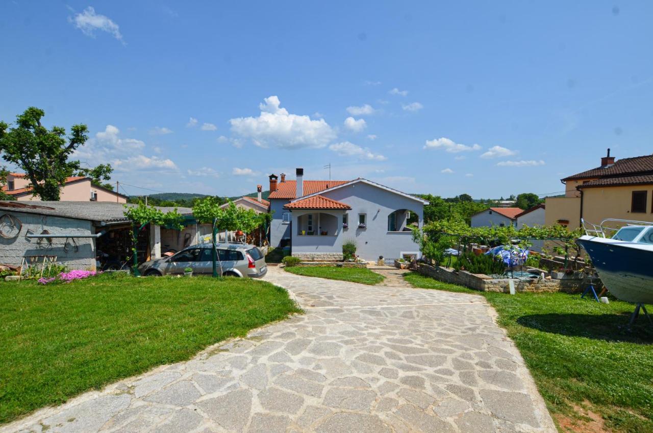 Noemi & Ana Apartment Ровінь Екстер'єр фото