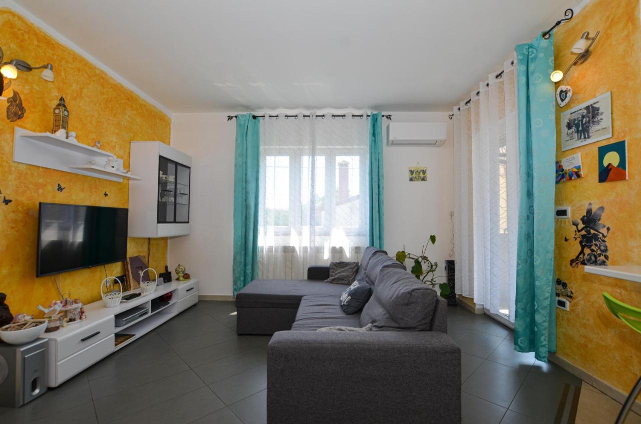 Noemi & Ana Apartment Ровінь Екстер'єр фото